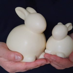 Kanin keramik liten gräddvit